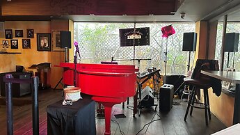 Ocean Manor Beach Hotel