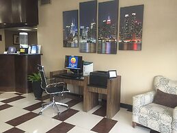 Comfort Inn Edgewater on Hudson River