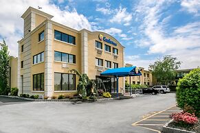 Comfort Inn Edgewater on Hudson River