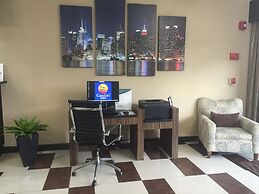 Comfort Inn Edgewater on Hudson River