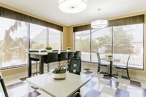 Comfort Inn Edgewater on Hudson River