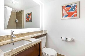 Comfort Inn Edgewater on Hudson River