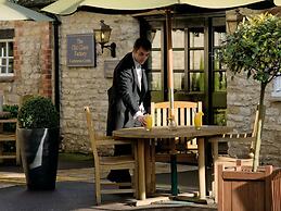 Macdonald Bear Hotel