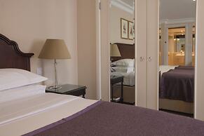 Macdonald Bear Hotel