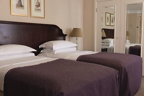 Macdonald Bear Hotel