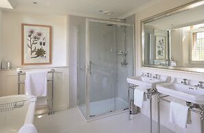 Macdonald Bear Hotel