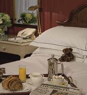 Macdonald Bear Hotel