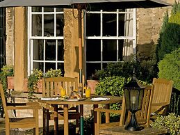 Macdonald Bear Hotel