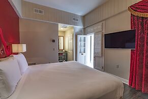 Dauphine Orleans Hotel