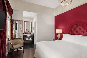 Dauphine Orleans Hotel