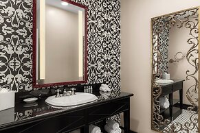 Dauphine Orleans Hotel