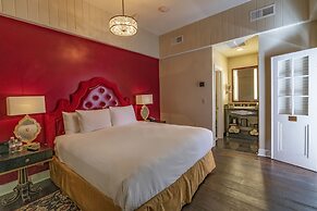 Dauphine Orleans Hotel