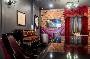 Dauphine Orleans Hotel