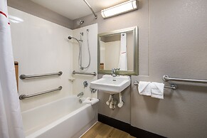 Red Roof Inn Rockford East – Casino District
