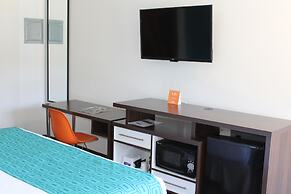 Howard Johnson by Wyndham San Diego Hotel Circle