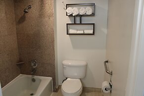 Howard Johnson by Wyndham San Diego Hotel Circle