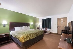 Econo Lodge Inn & Suites East
