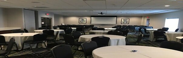 Holiday Inn Express & Suites Tampa East - Ybor City by IHG