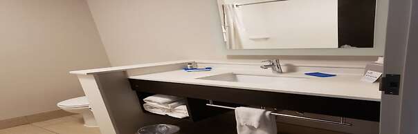 Holiday Inn Express & Suites Tampa East - Ybor City by IHG