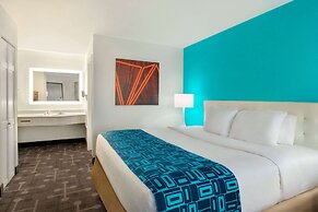 Howard Johnson by Wyndham Chattanooga Lookout Mountain I-24