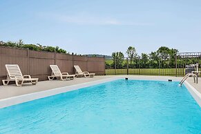 Howard Johnson by Wyndham Chattanooga Lookout Mountain I-24