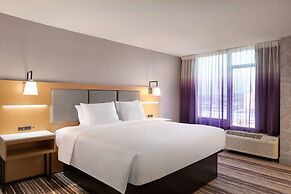 Holiday Inn Philadelphia Arpt-Stadium Area by IHG