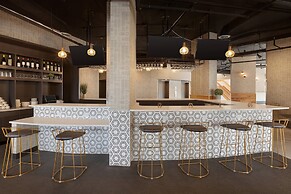 Holiday Inn Philadelphia Arpt-Stadium Area by IHG