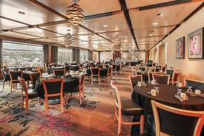 Crowne Plaza Minneapolis West by IHG