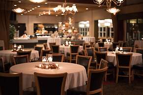 Crowne Plaza Minneapolis West by IHG