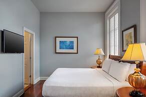 New Orleans Courtyard Hotel and Suites by the French Quarter