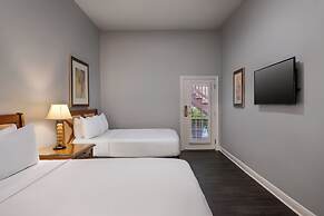 New Orleans Courtyard Hotel and Suites by the French Quarter