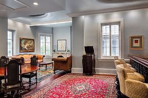 New Orleans Courtyard Hotel and Suites by the French Quarter