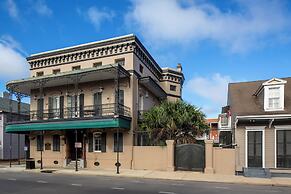 New Orleans Courtyard Hotel and Suites by the French Quarter