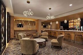 DoubleTree by Hilton Pointe Claire Montreal Airport West