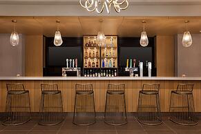 DoubleTree by Hilton Pointe Claire Montreal Airport West