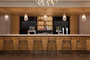 DoubleTree by Hilton Pointe Claire Montreal Airport West