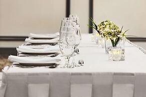 DoubleTree by Hilton Pointe Claire Montreal Airport West