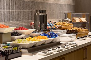 DoubleTree by Hilton Pointe Claire Montreal Airport West