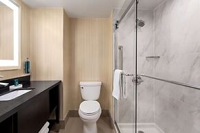 DoubleTree by Hilton Pointe Claire Montreal Airport West