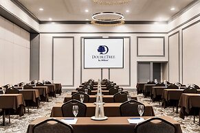 DoubleTree by Hilton Pointe Claire Montreal Airport West