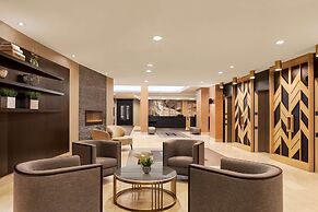 DoubleTree by Hilton Pointe Claire Montreal Airport West