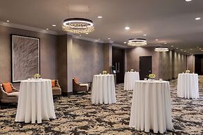 DoubleTree by Hilton Pointe Claire Montreal Airport West