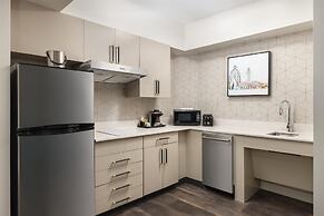 DoubleTree Suites by Hilton Austin Downtown Capitol