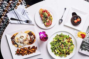 DoubleTree Suites by Hilton Austin Downtown Capitol