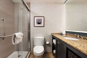 DoubleTree Suites by Hilton Austin Downtown Capitol