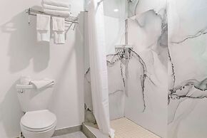 Econo Lodge Traverse City