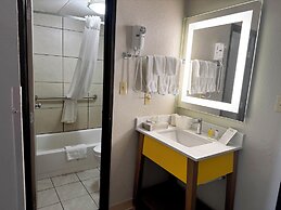 Days Inn by Wyndham Mason City