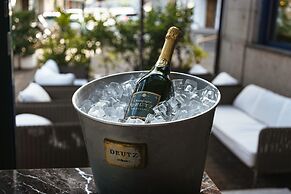 Le Montbrillant Hôtel Residence