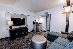 DoubleTree Suites by Hilton Htl & Conf Cntr Downers Grove