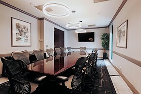 DoubleTree Suites by Hilton Htl & Conf Cntr Downers Grove